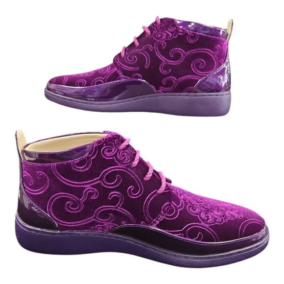 BROOKLYN MEN\'S PURPLE MID TOPS WITH PAISLEY SUEDE BY GLOBE FOOTWEAR. 6933 main image 6